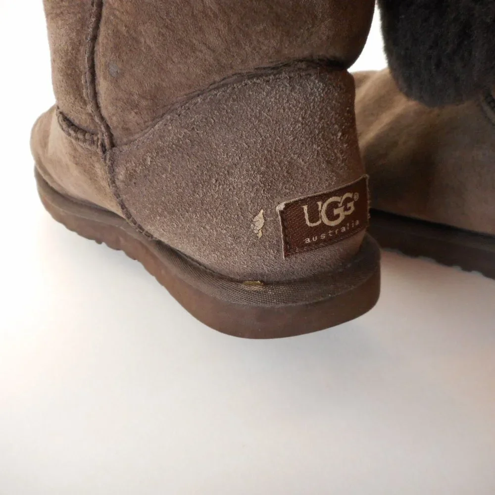 UGG Womens Sz 6 US Bailey Button Sheepskin Boots 5803 Dark Brown